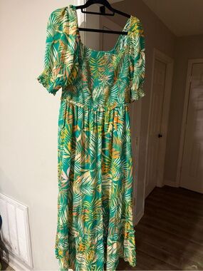 Betsey Johnson Green Tropical Leaf Maxi Dress with Puff Sleeves